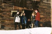 Przed bacówk1 (i miejsce noclegu)